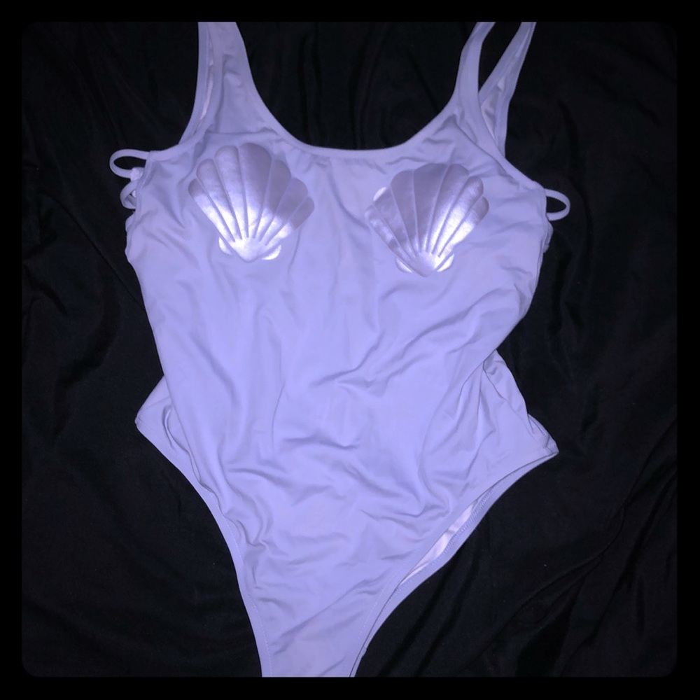 VS PINK ,lavender Shell Bathingsuit
